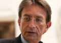 L'ospedale San Salvatore. A destra il sindaco Cialente